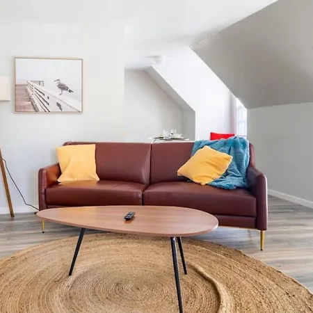 Charming Carriage Cottage From 1920S